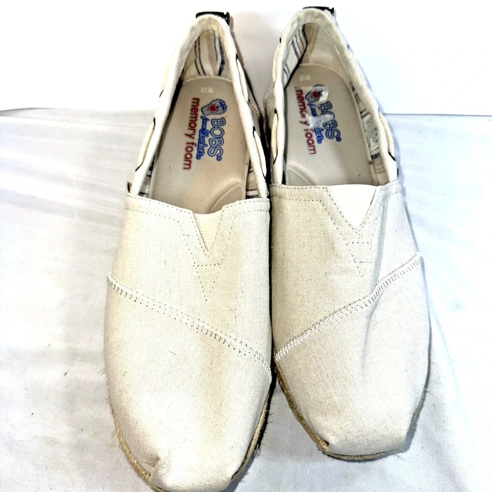 Skechers Womens Bobs Canvas Beige 1.5 Inch Platform Memory Foam Sz 10 Yacht Shoe